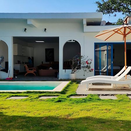 Eldborg Villas Seminyak Exteriör bild